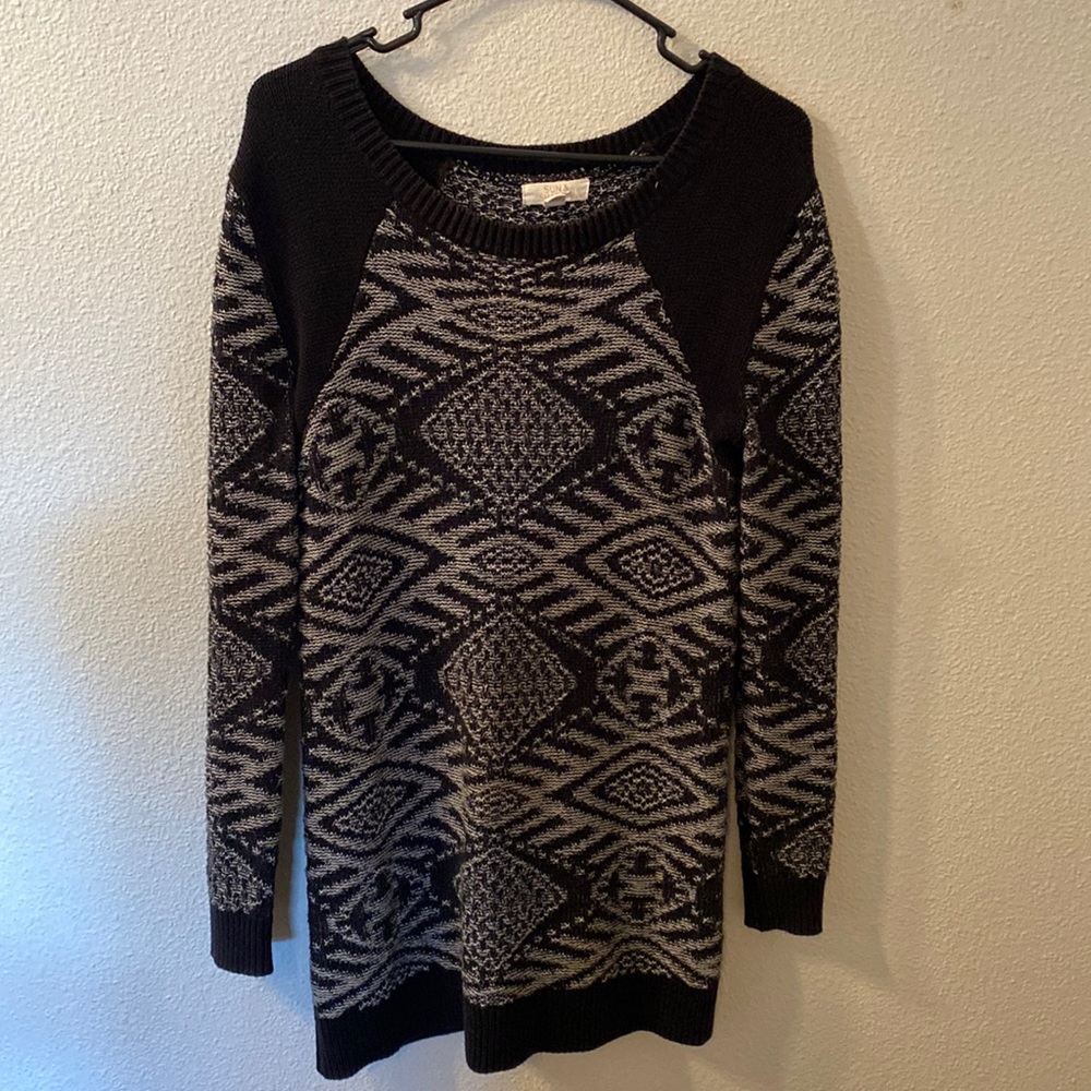 Sun & Shadow sweater dress size small